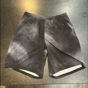 Lululemon pacebreaker short size L